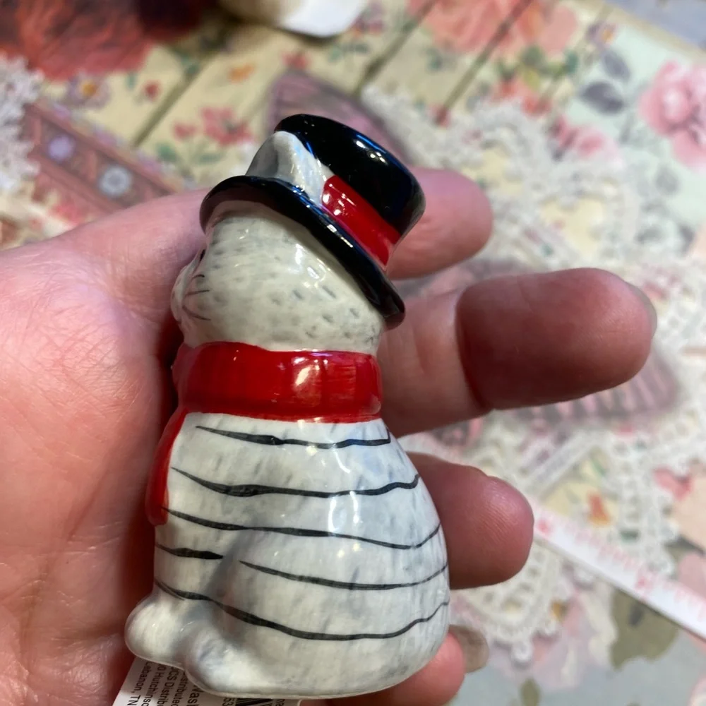 Adorable kitty salt and pepper shakers cat Christmas retro vintage inspired - Picture 7 of 9